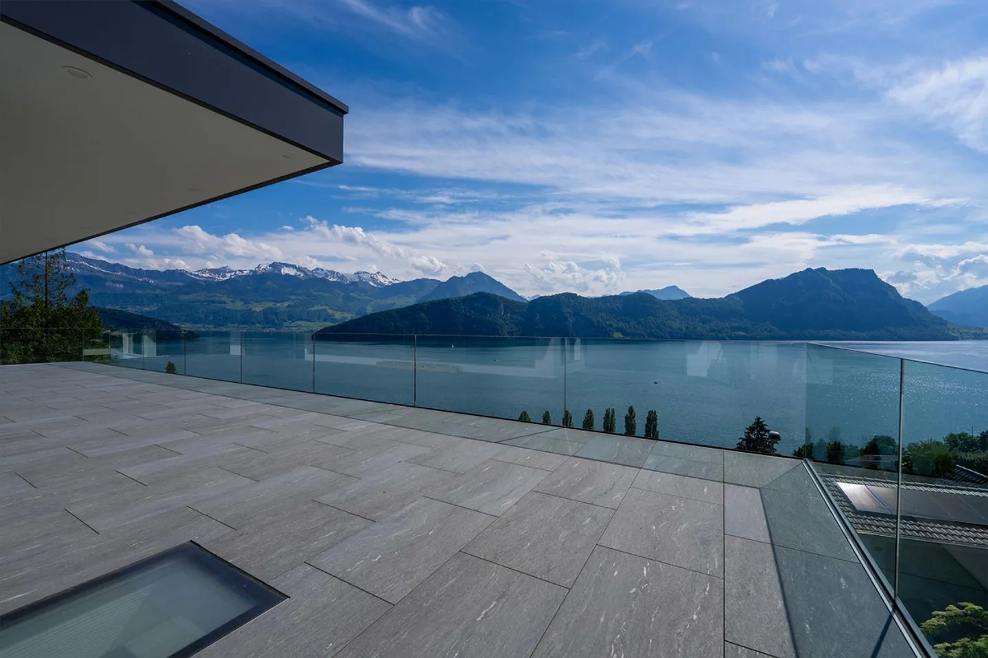 New villa with 791 m² of top-class living comfort - Photo 4 of 7