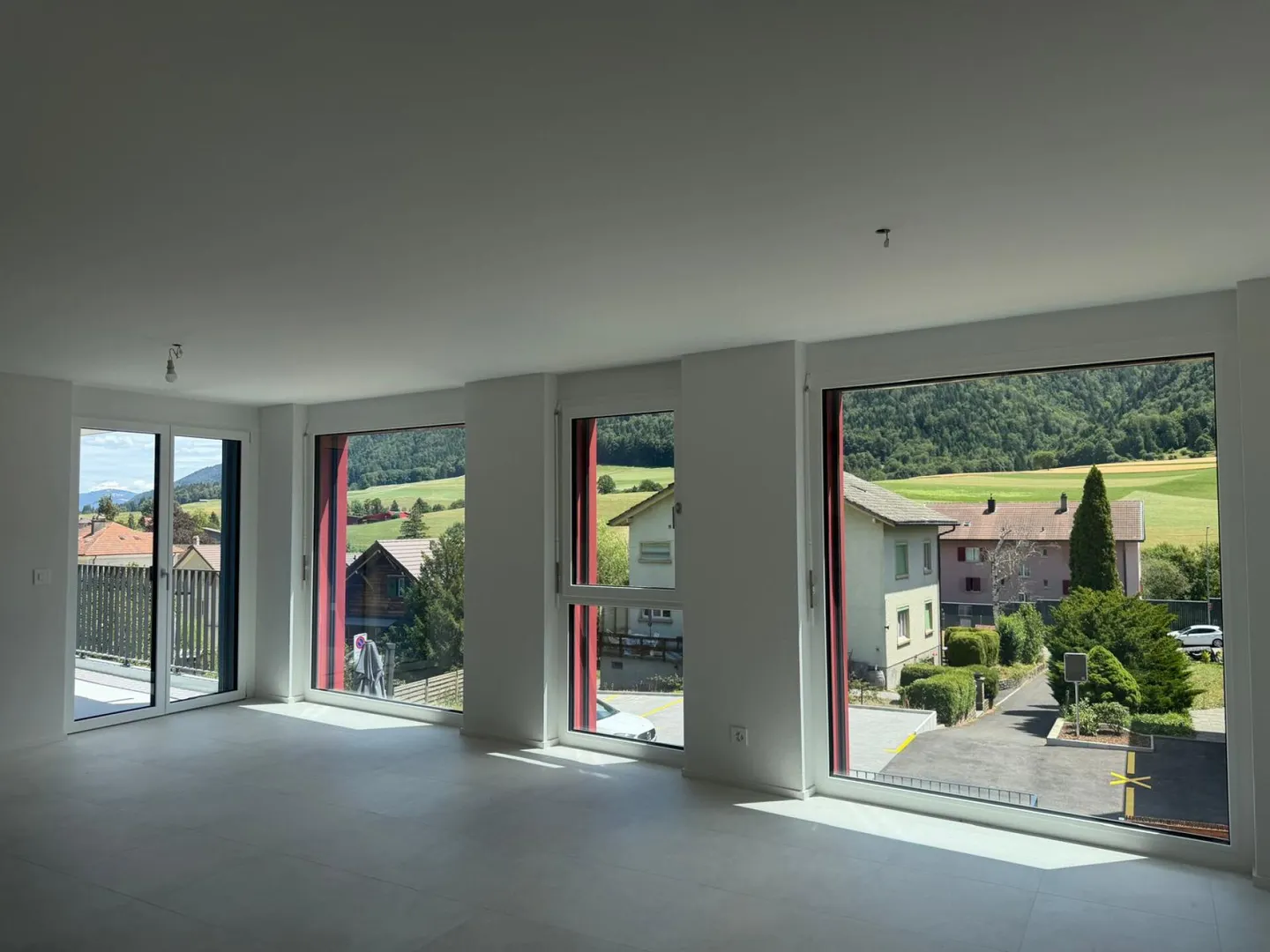 Villeret, magnifico appartamento di 3,5 locali al 1° piano con terrazza e ascensore - Foto 3 di 8
