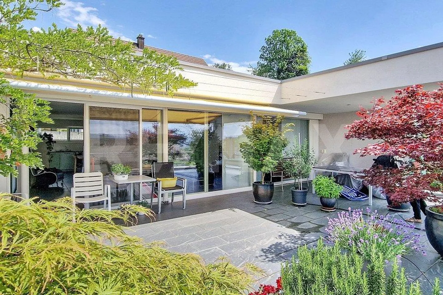 5.5 Room Single Family House, WF 177 m², GF 621 m², Built 2001, Terrace 73 m², 4 Rooms, 1 Garage 46 m², Ready for Occupancy May '27 - Photo 1 of 13