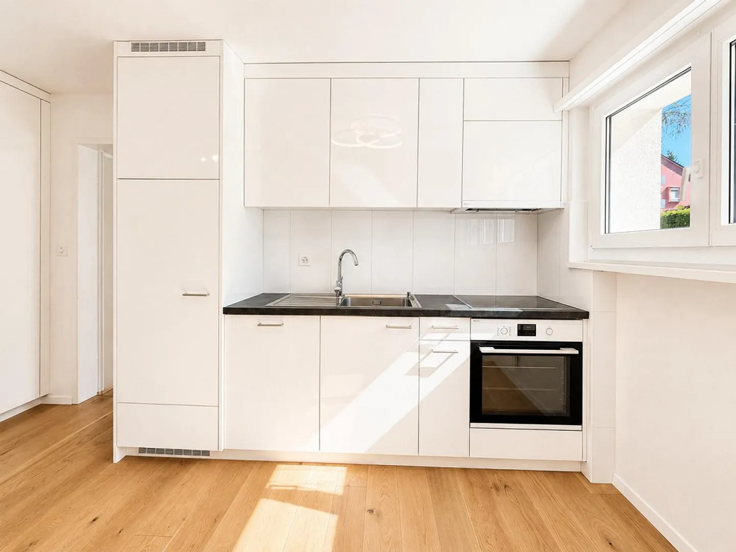 Charmante appartement 4 pièces dans un emplacement calme à Adliswil - Photo 3 sur 10