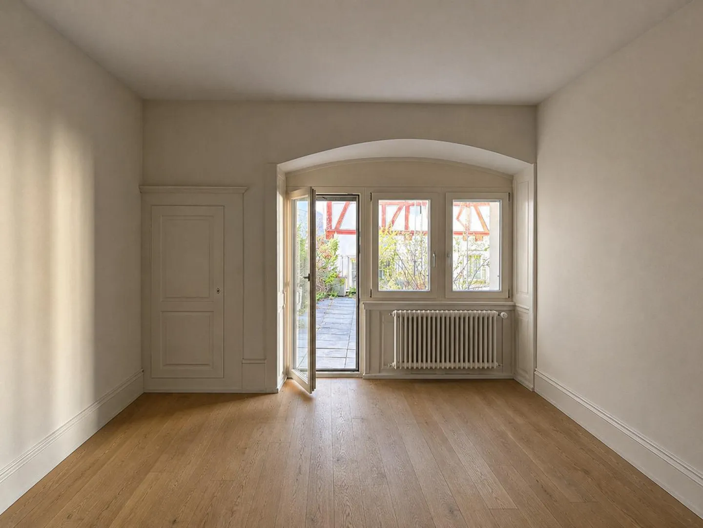 Charmante Wohnung mit Terrasse - Foto 2 von 3