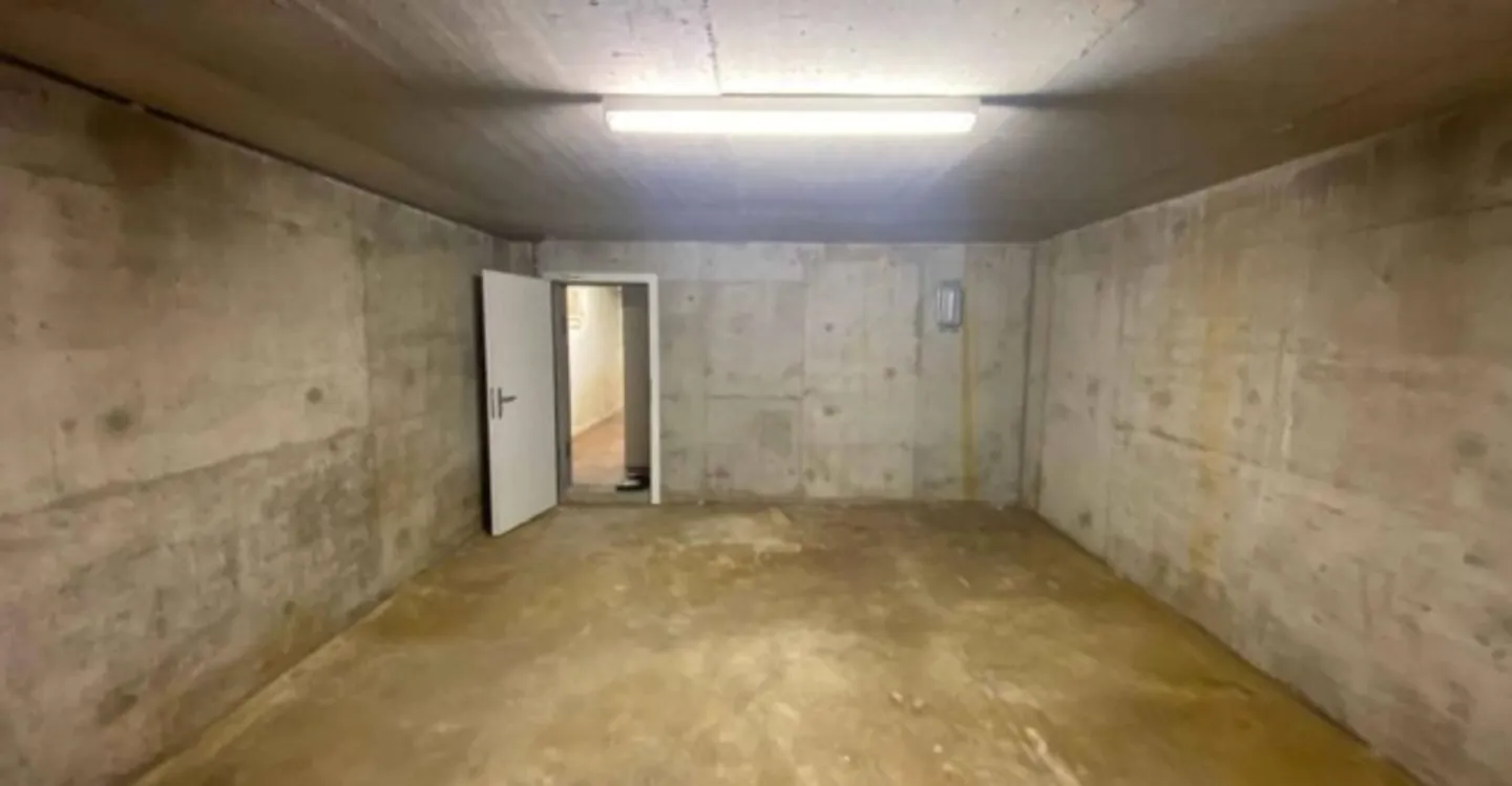 Storage Space in Local S-Sol - Photo 3 of 11