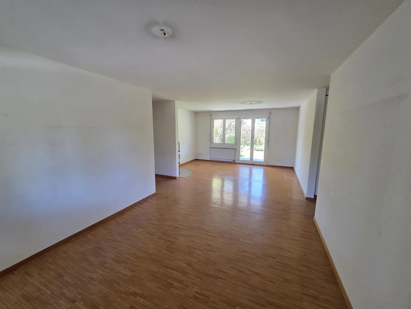 Great Garden Apartment in Küsnacht-Itschnach - Photo 5 of 8