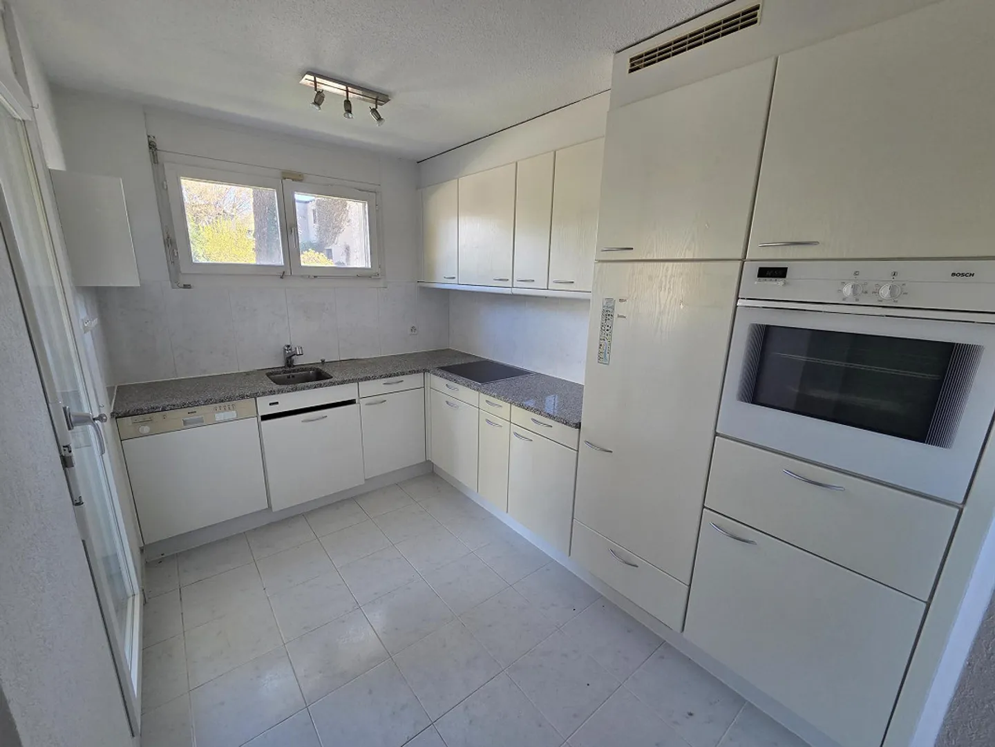 Great Garden Apartment in Küsnacht-Itschnach - Photo 6 of 8