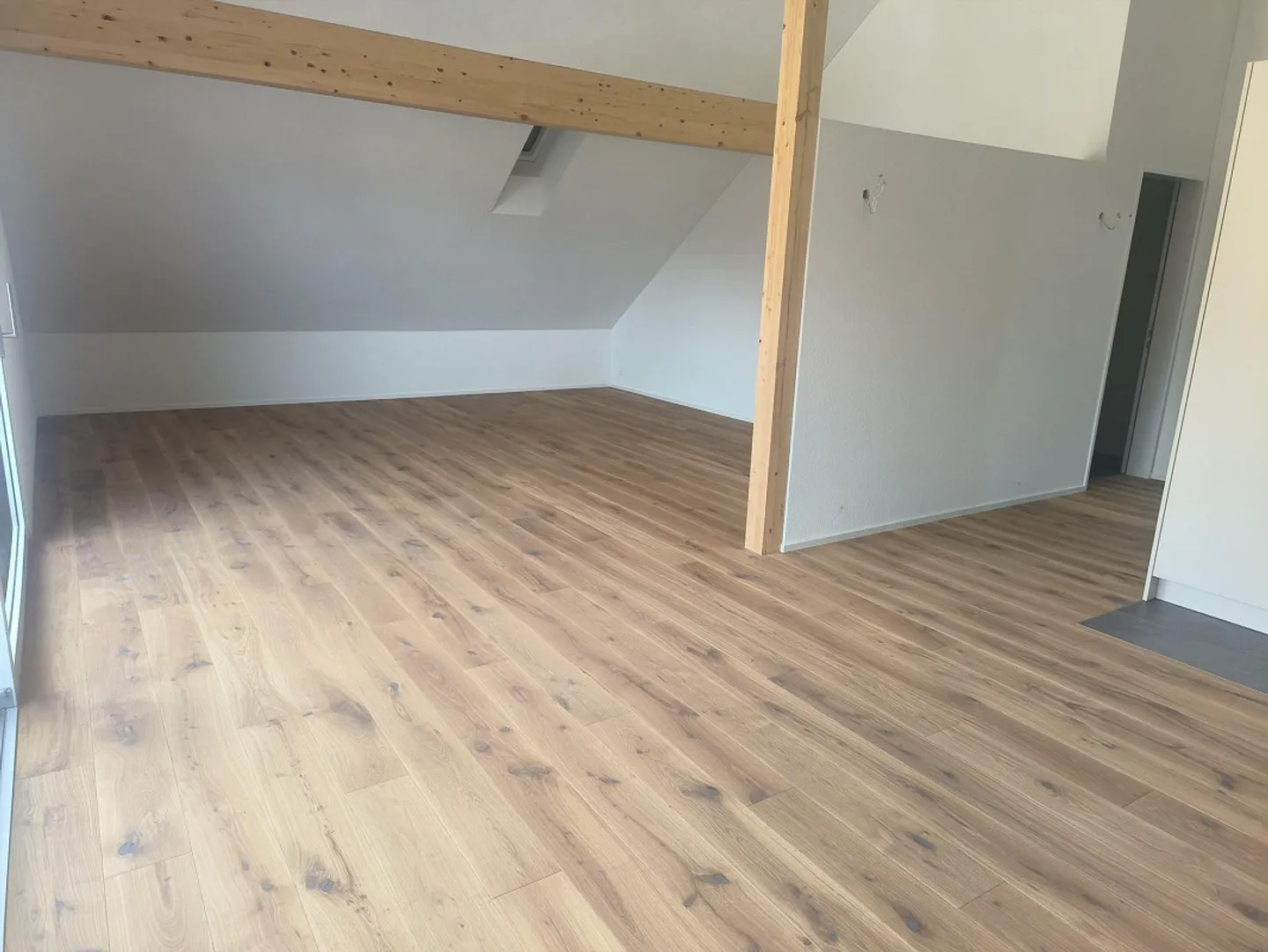 Moderno appartamento 1.5 locali a Wollerau – Nuova costruzione con balcone e bella vista - Foto 3 di 6
