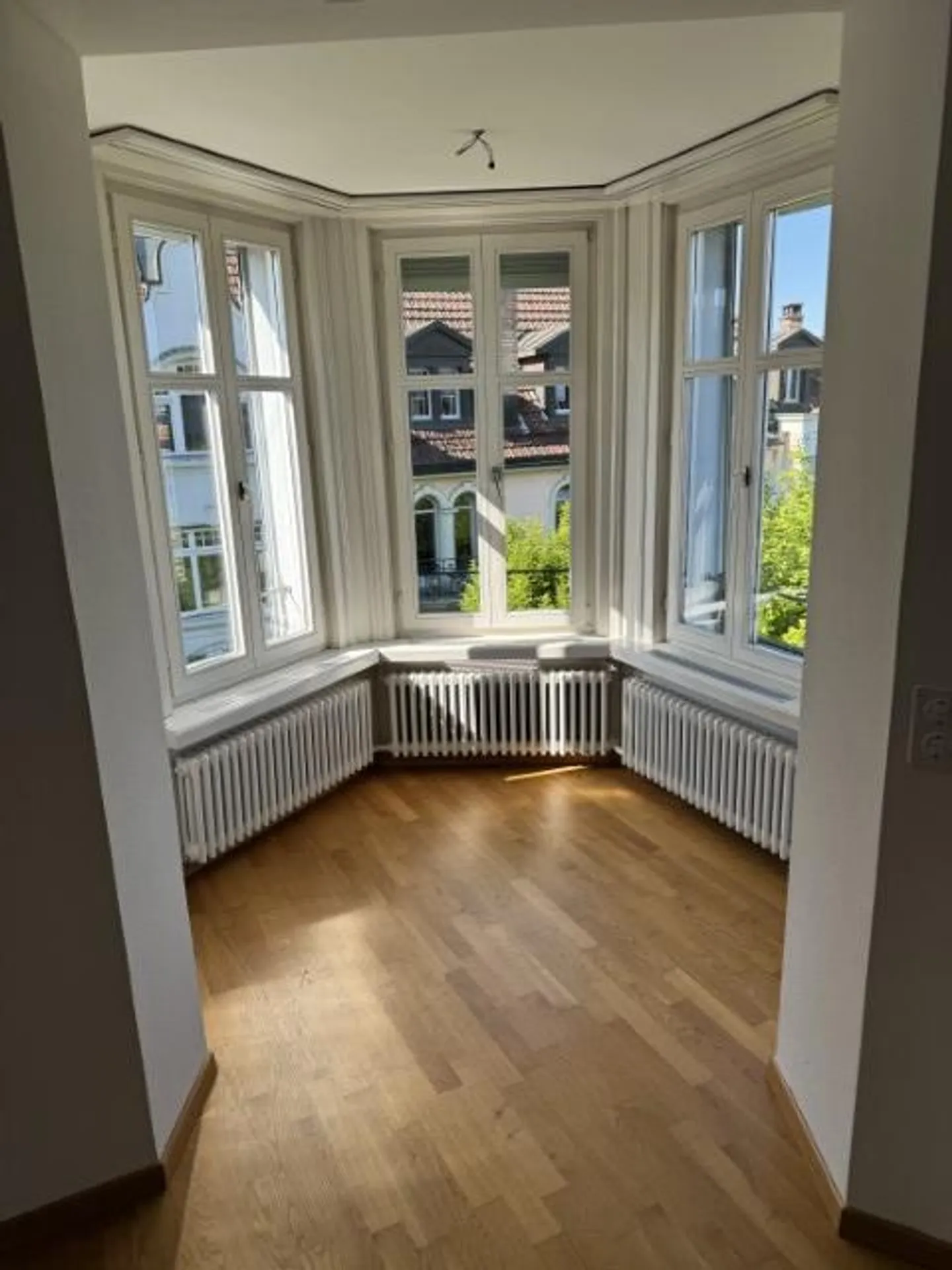 Prime location in the heart of Lucerne's Neustadt - Photo 2 of 8