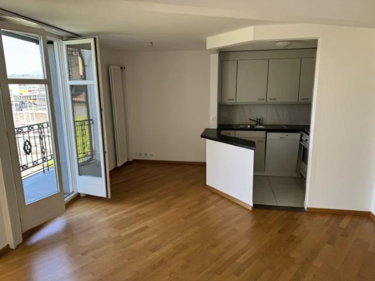 Prime location in the heart of Lucerne's Neustadt - Photo 6 of 8