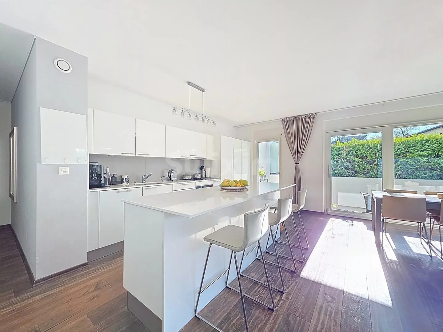 Charming Apartment in Geneva - Photo 3 of 13