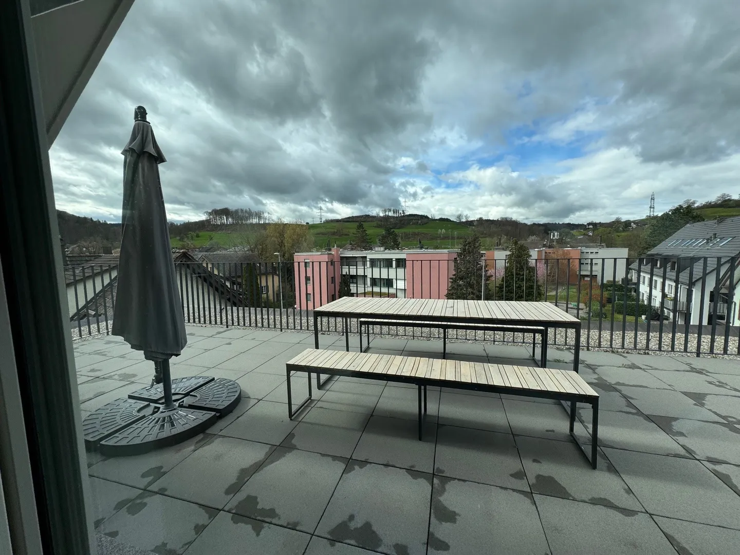 Helle Dachwohnung an grossartiger Lage in Birmensdorf - Foto 7 von 11