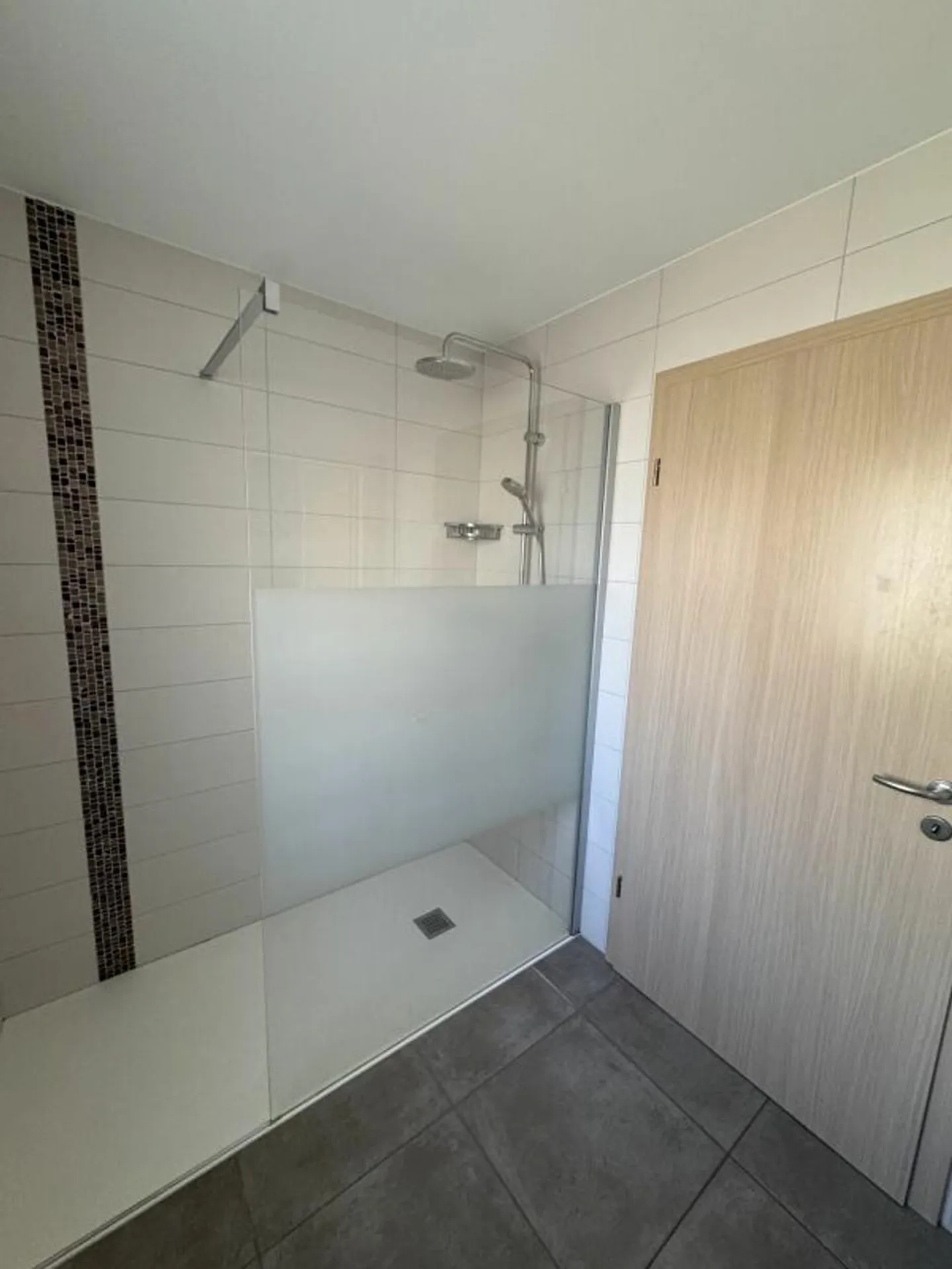 Bel appartement de 2.5 pièces avec terrasse à louer - Foto 6 di 8