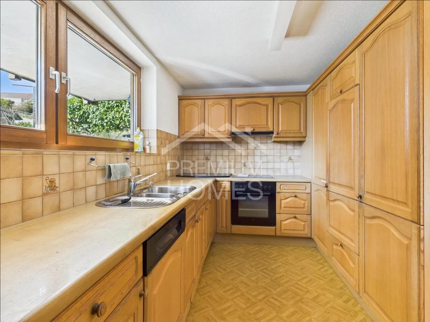 Multi-family house in a central location - Photo 6 of 12