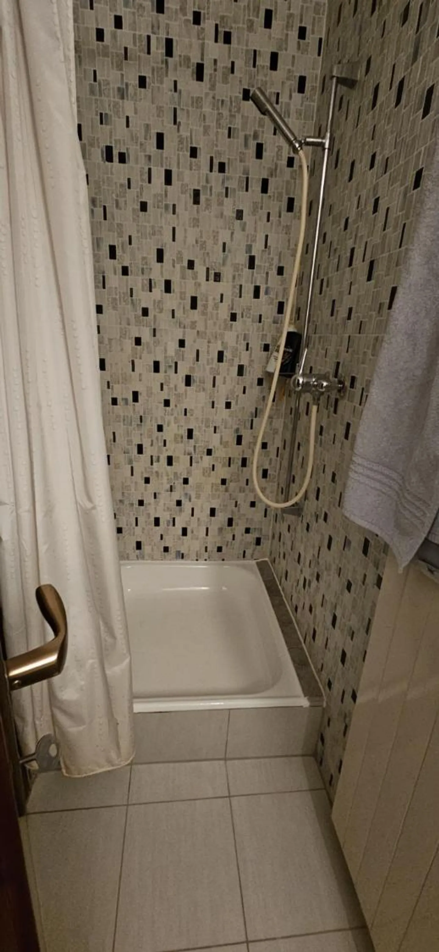 For rent, VS - spacious 5.5-room apartment with garage box - Photo 12 of 13