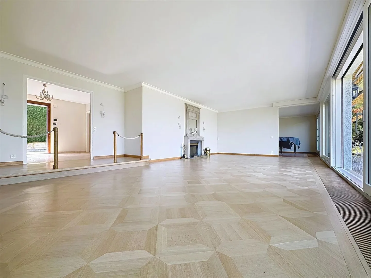 Bellissima villa indipendente con magnifica vista sul lago - Foto 4 di 13
