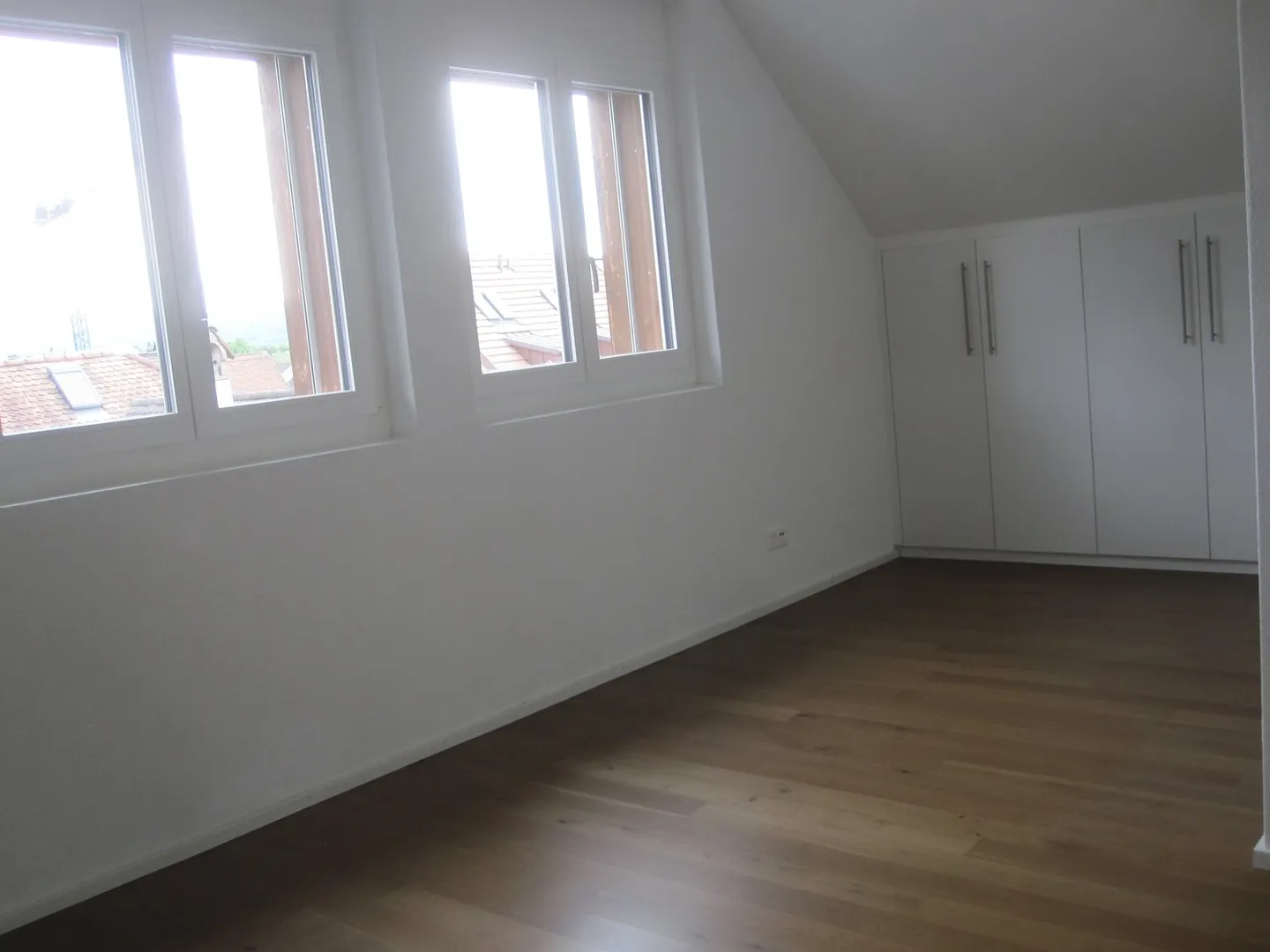 Bellissimo appartamento attico di 2,5 locali in posizione tranquilla e soleggiata - Foto 10 di 11