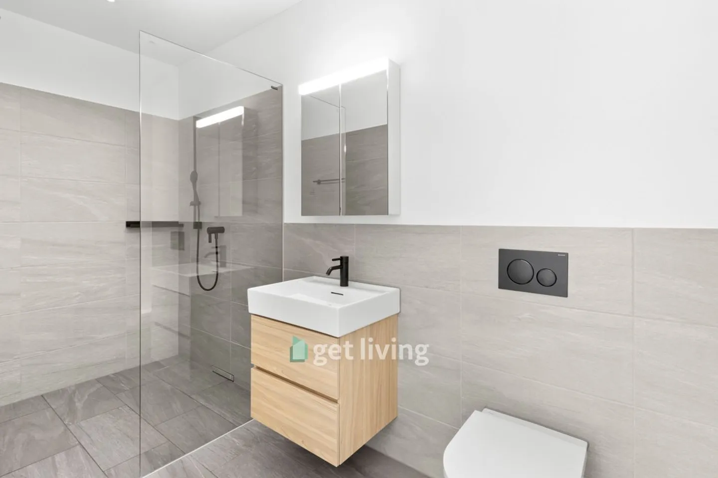 FAMILY-FRIENDLY IN A TOP LOCATION - Photo 9 of 12