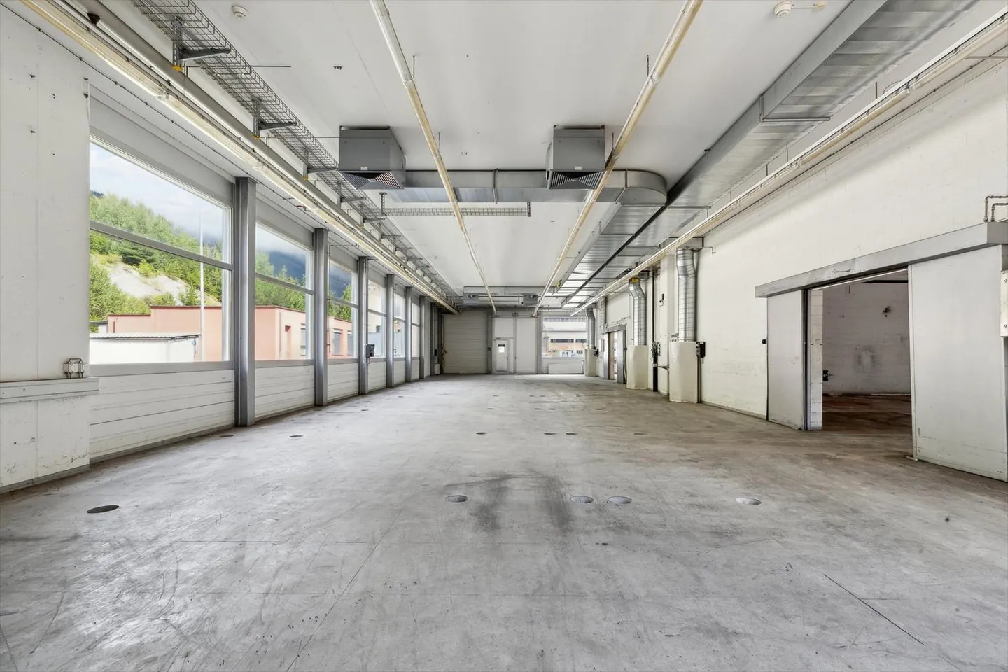 Industrie trifft Innovation – Büro- und Gewerbeflächen auf renommiertem Areal - Foto 5 von 12