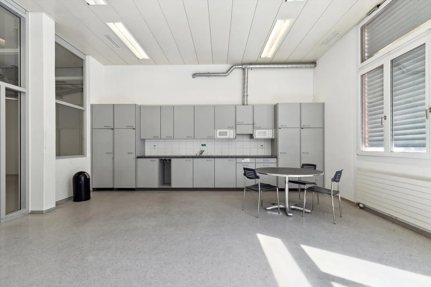 Industrie trifft Innovation – Büro- und Gewerbeflächen auf renommiertem Areal - Foto 9 von 12
