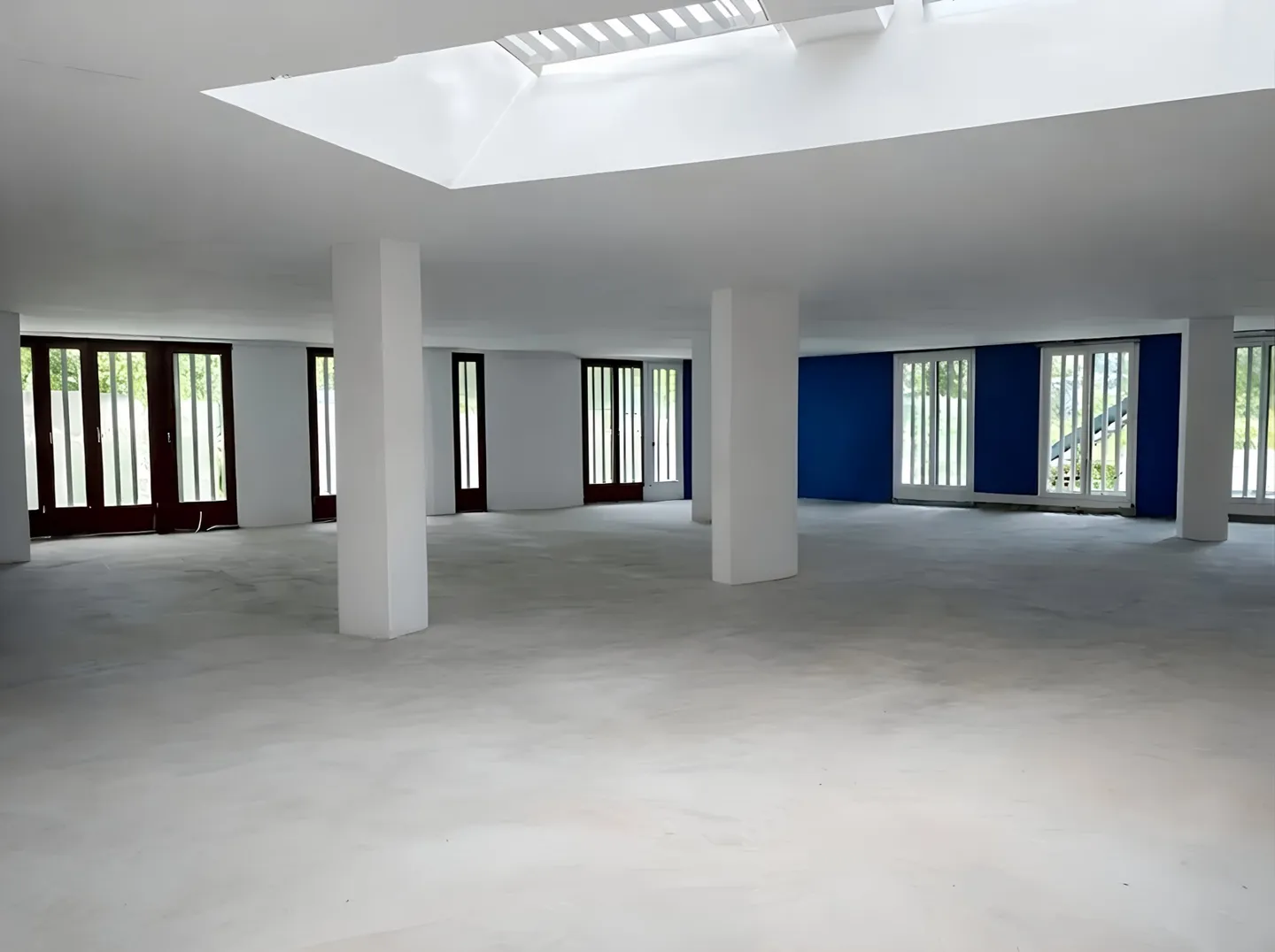 Modern Commercial Space in Zurich - Photo 2 of 6