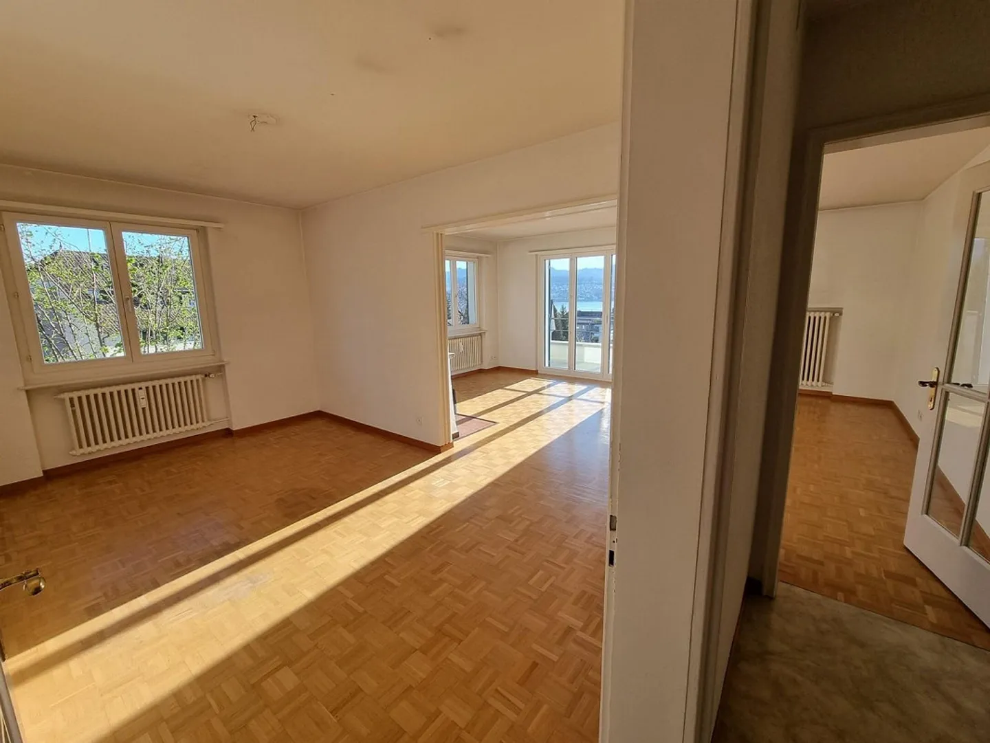 Appartement spacieux de 5,5 pièces avec vue sur le lac à Erlenbach ZH (limité... - Photo 2 sur 7