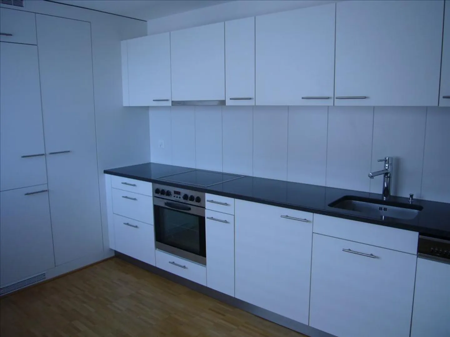 Schönes modernes Wohnen - Foto 2 von 4