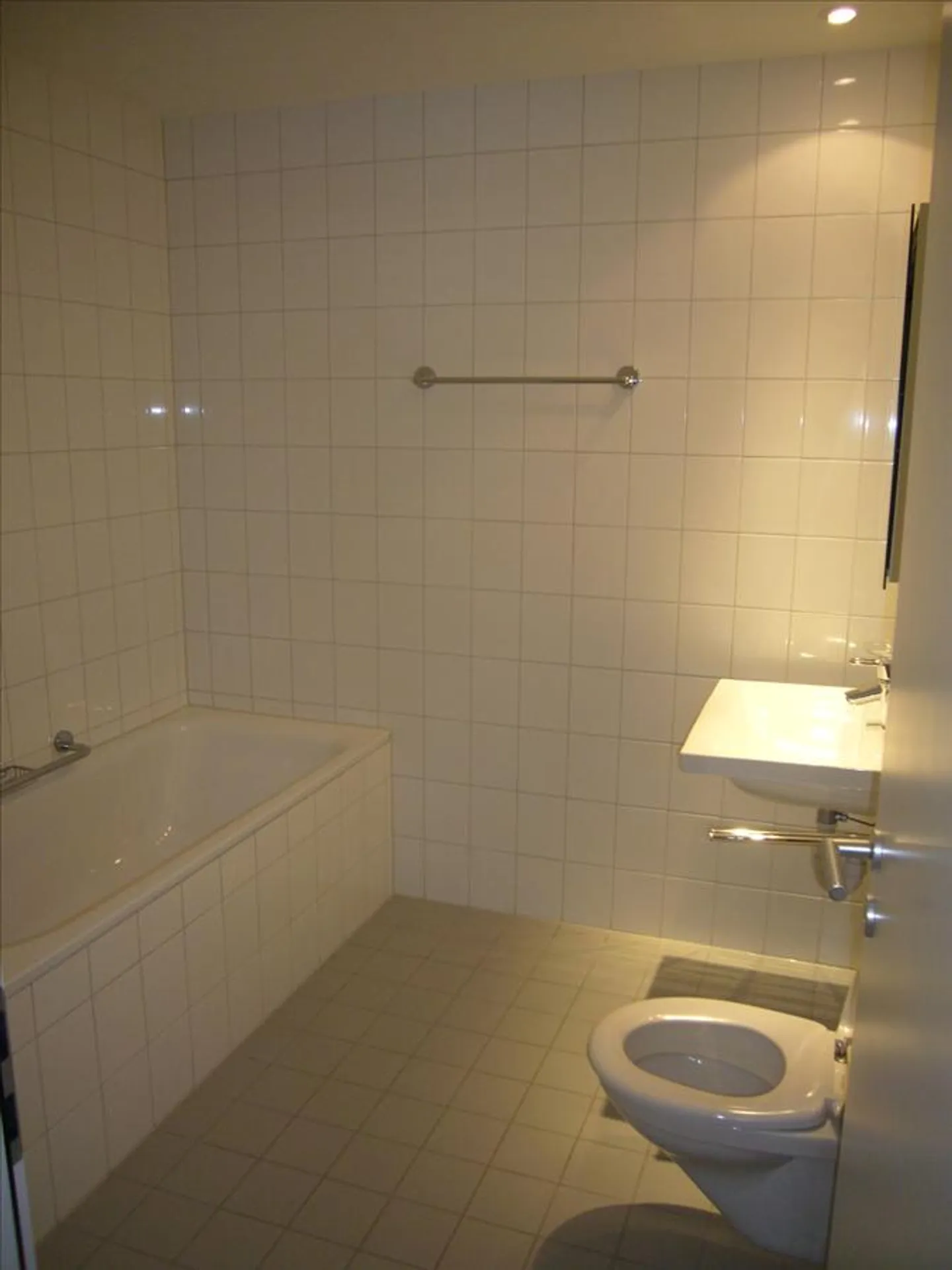 Schönes modernes Wohnen - Foto 3 von 4