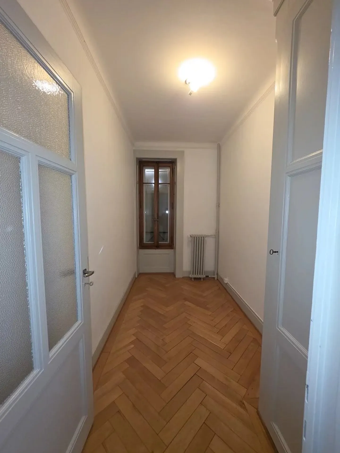 Spacious Apartment in Sécheron - Photo 2 of 11