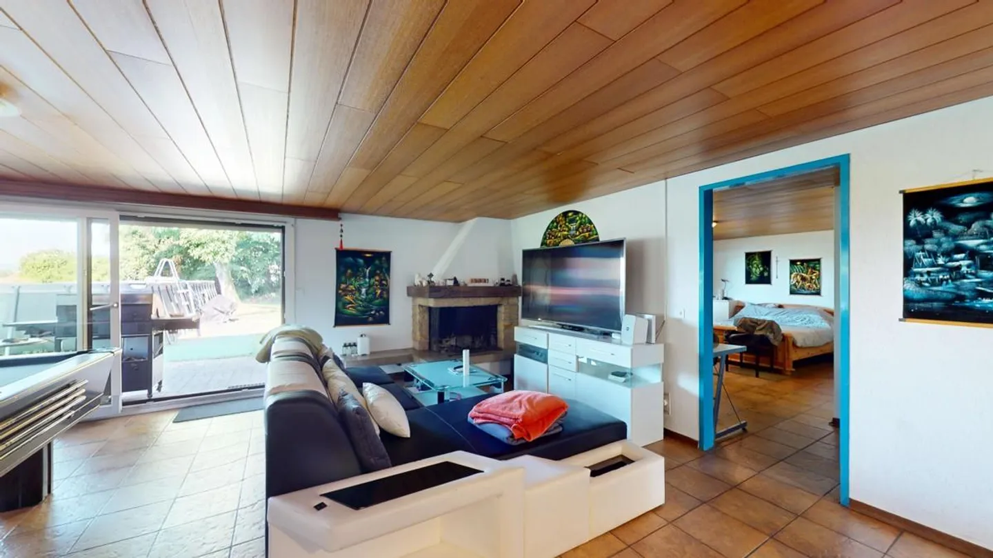 Geräumiges Zweifamilienhaus - Foto 4 von 14