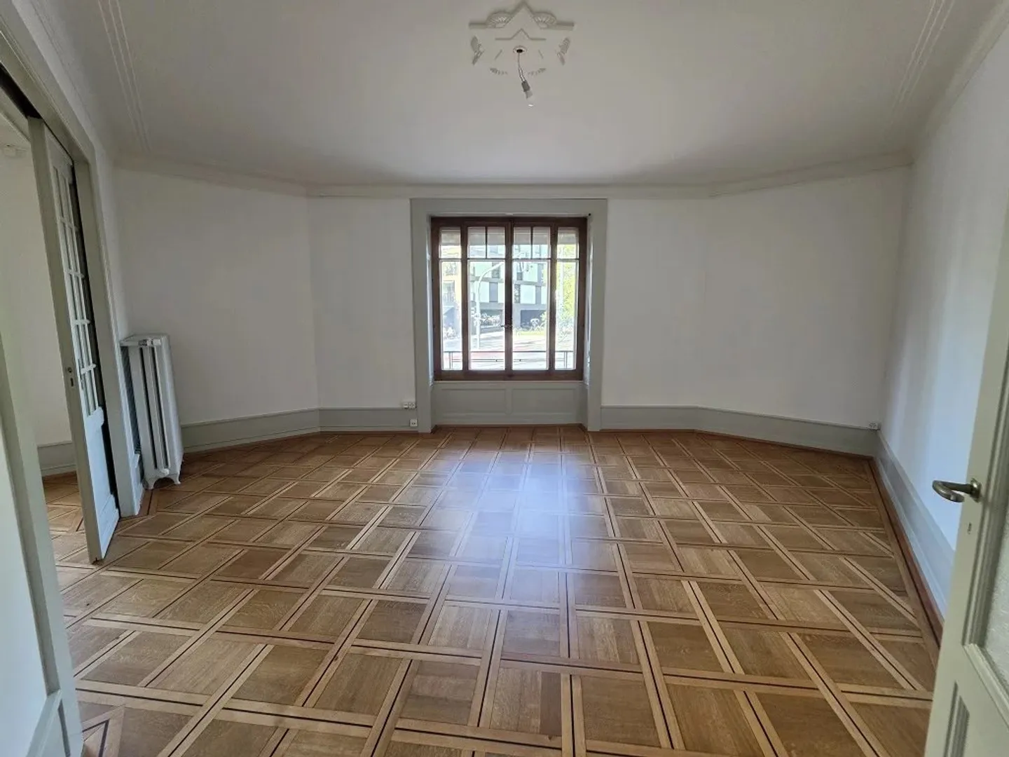 Spacious Apartment in Sécheron - Photo 5 of 11