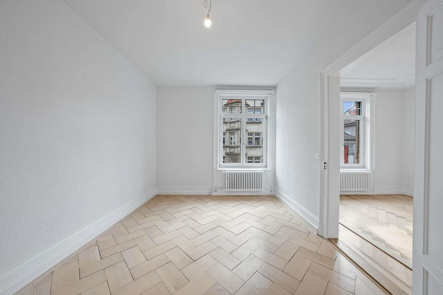 Charmant appartement de 3,5 pièces, fraîchement rénové et prêt à emménager - Photo 2 sur 14