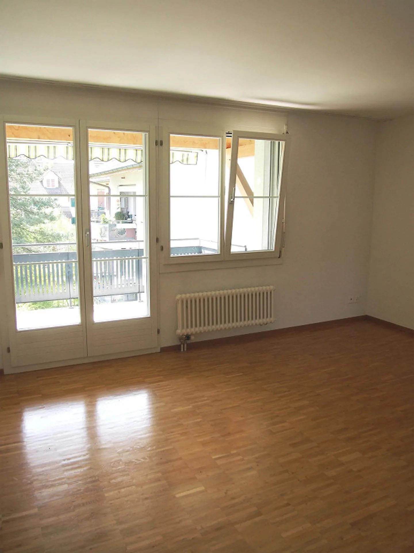 Charmante appartement 3.5 pièces avec balcon à Bonstetten - Photo 4 sur 10