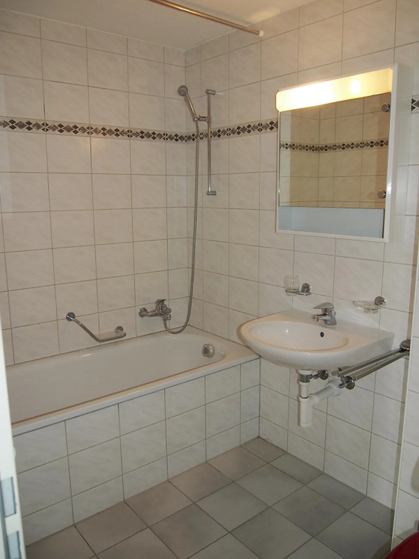 Charmante appartement 3.5 pièces avec balcon à Bonstetten - Photo 7 sur 10