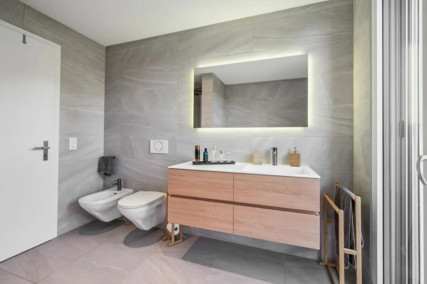 Exklusive 5.5-Zimmer-Gartenwohnung an ruhiger Lage - Foto 10 von 13