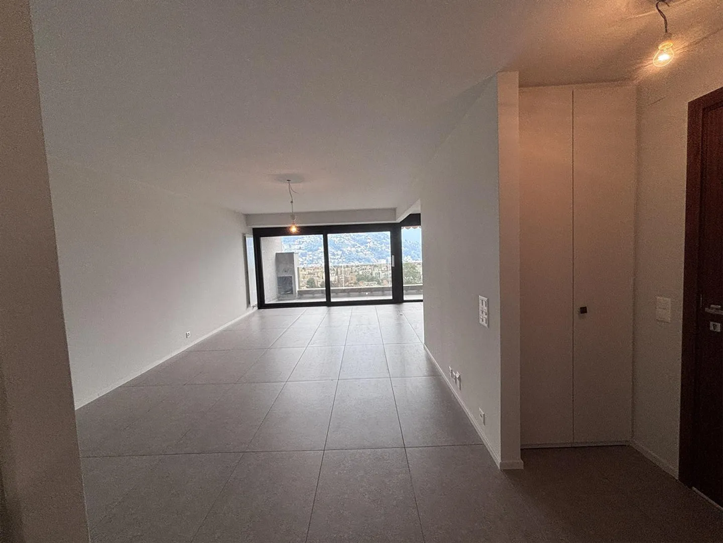 Première location - 2,5 pièces avec terrasse vue sur le lac - Photo 4 sur 9