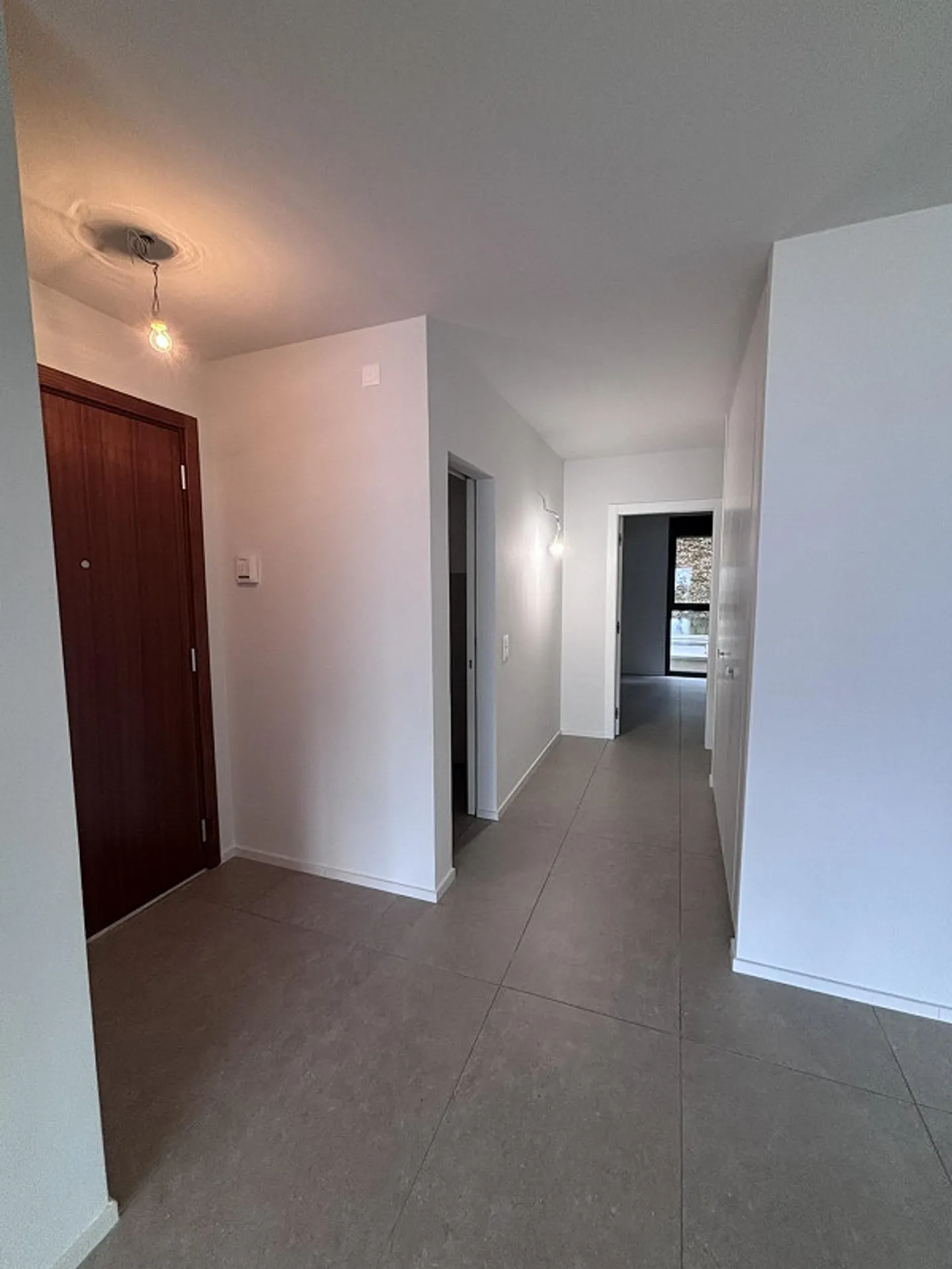 Première location - 2,5 pièces avec terrasse vue sur le lac - Photo 5 sur 9