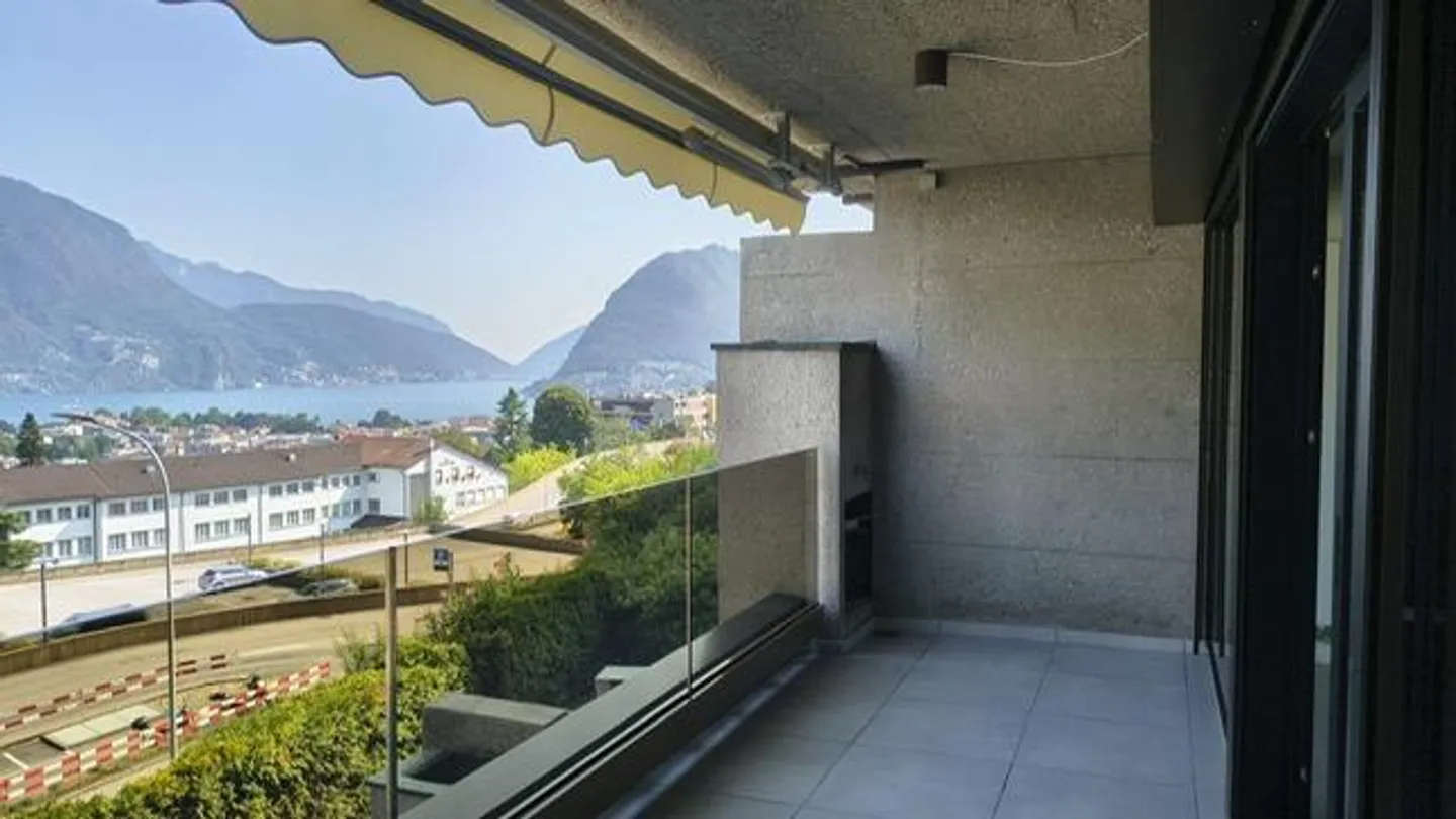 Première location - 2,5 pièces avec terrasse vue sur le lac - Photo 1 sur 9