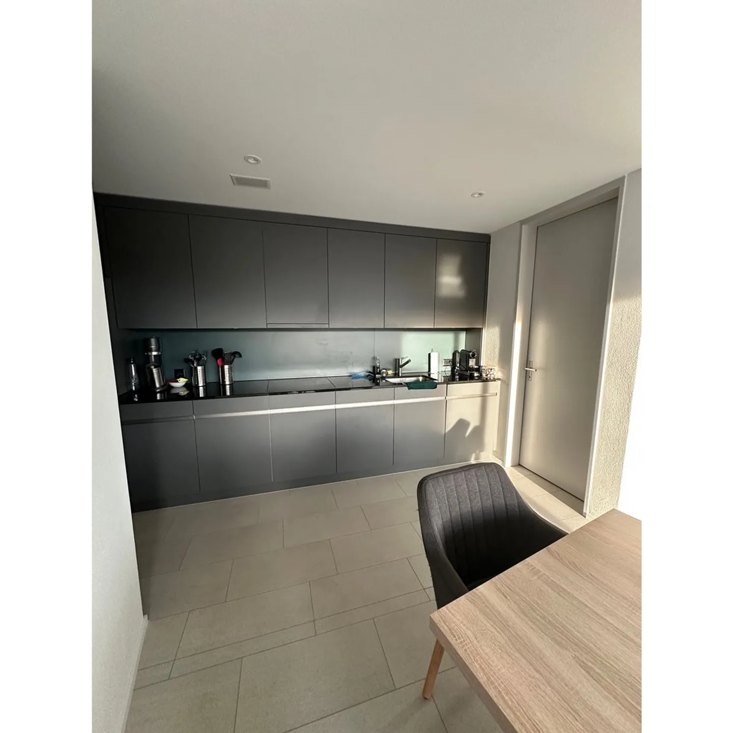 Modern 5.5-Room Apartment - Photo 4 of 5