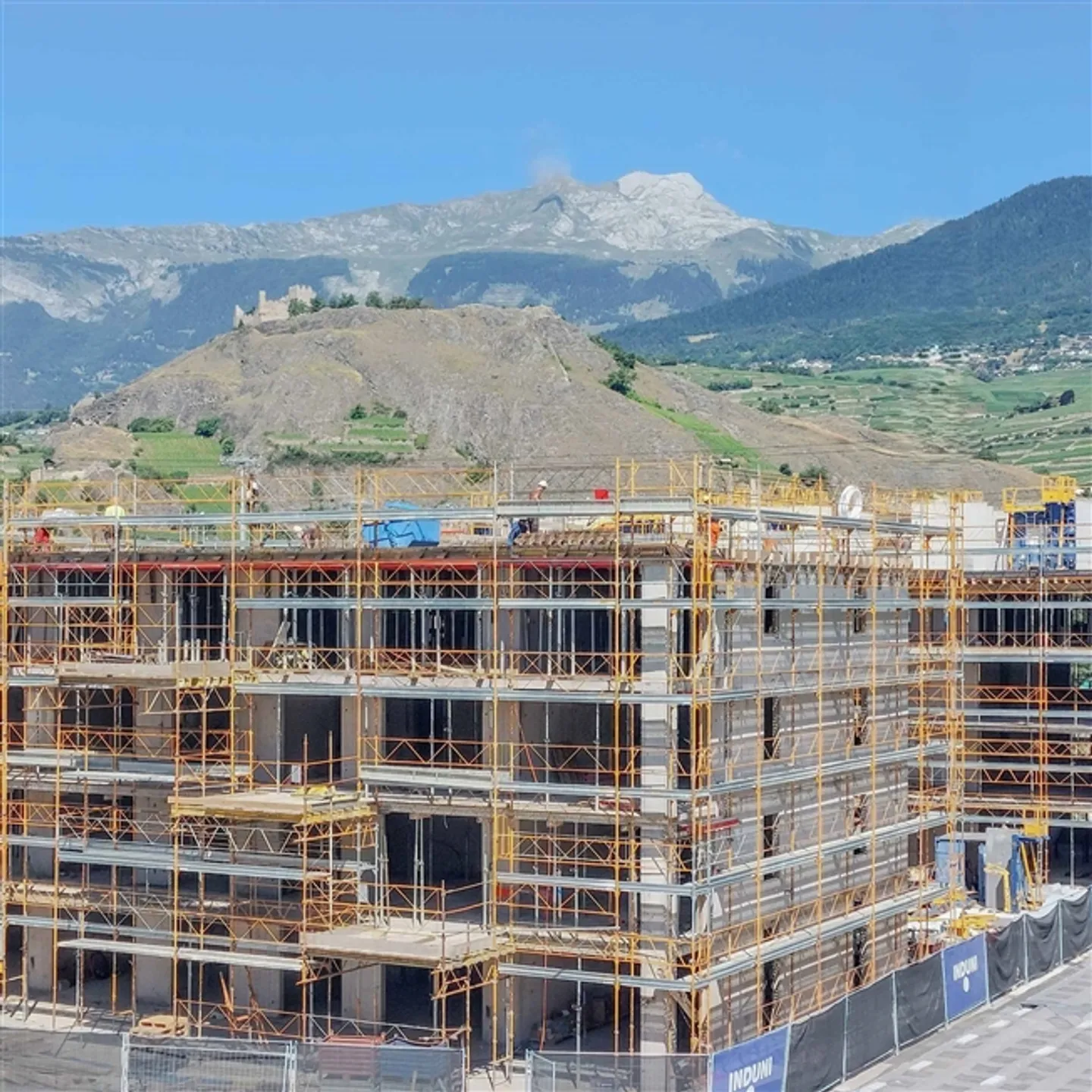 Los I-203 - 4.5 Room Apartment on the 2nd Floor - Photo 1 of 10