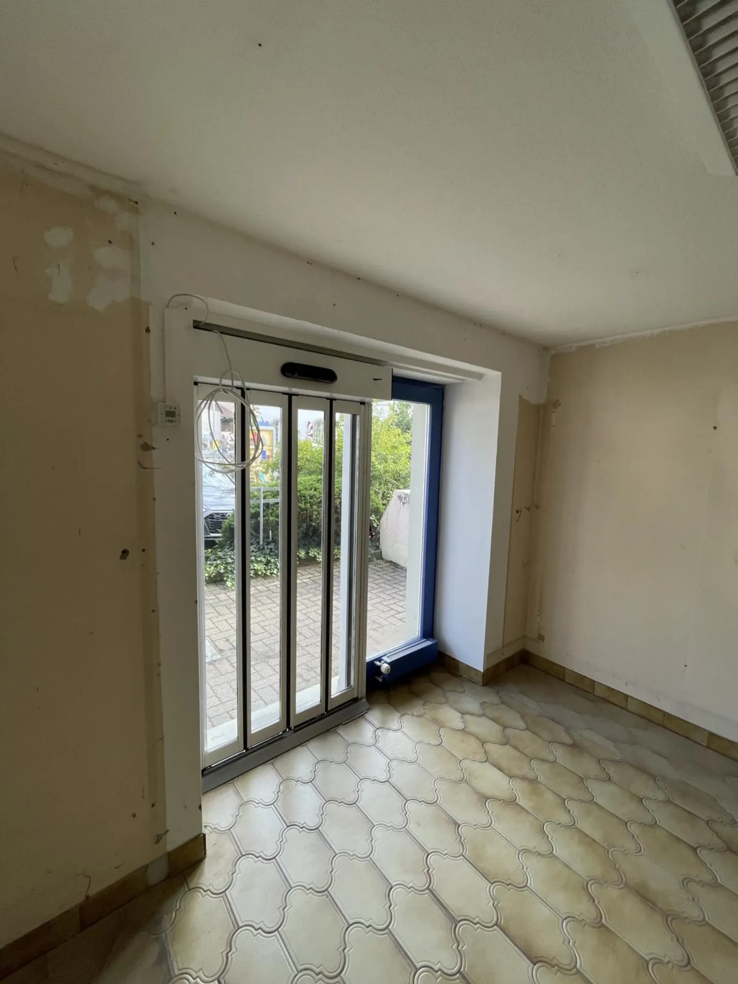 Commercial Space in Romanel - Photo 5 of 10