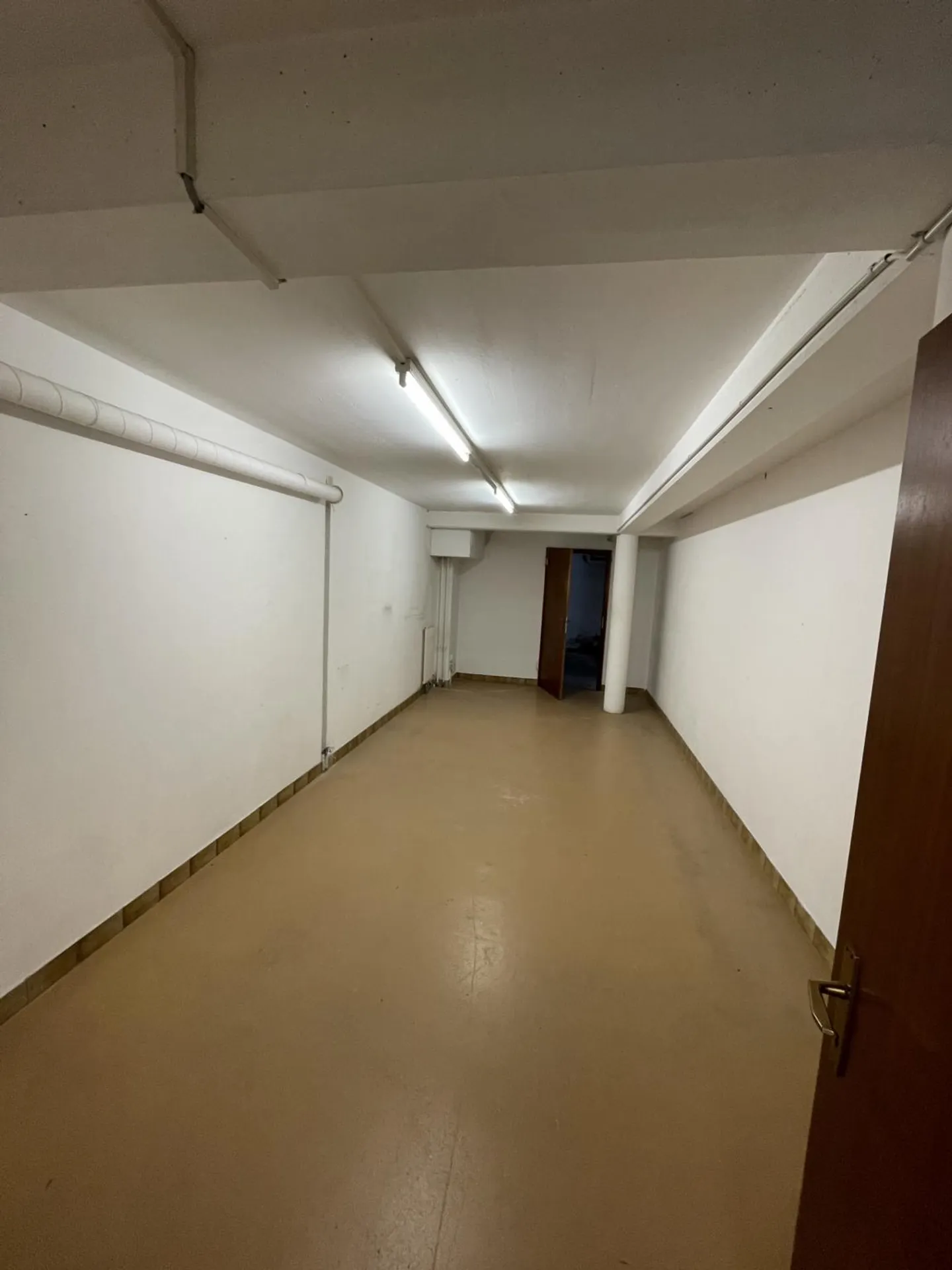 Commercial Space in Romanel - Photo 8 of 10