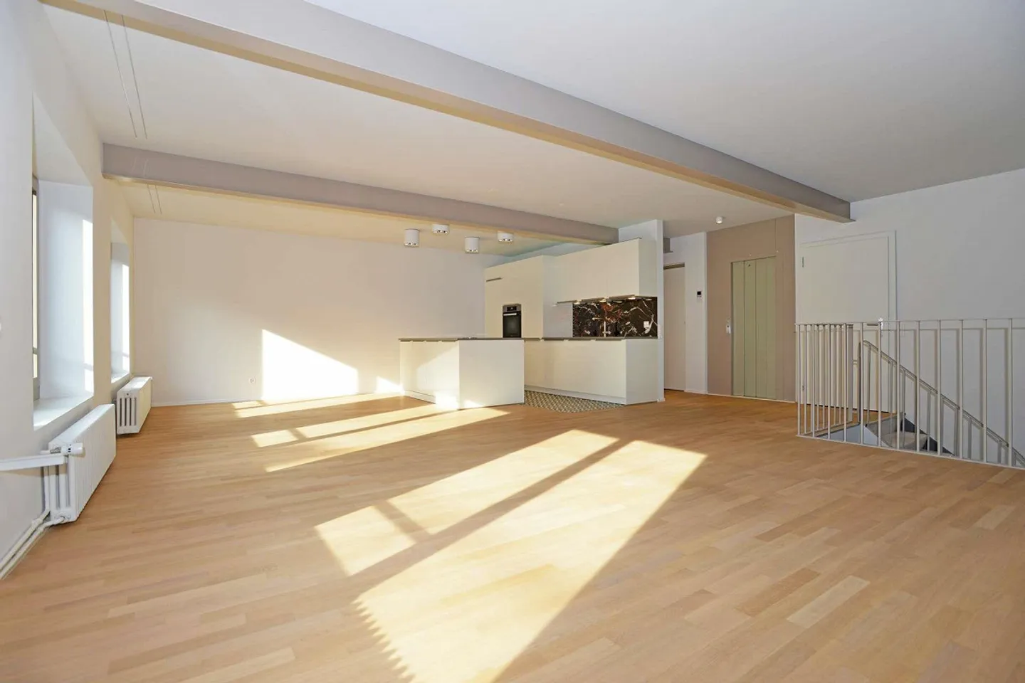 Proprietà residenziale e commerciale in posizione privilegiata direttamente al Bellevue - Foto 5 di 8