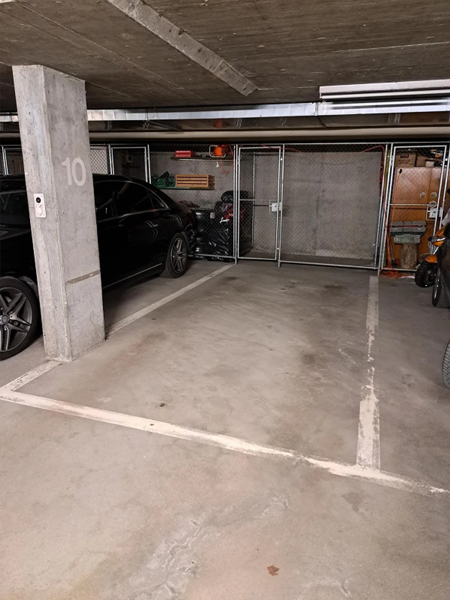Ampio appartamento di 4,5 stanze con torre di lavaggio + 2 celle umide - Foto 12 di 13