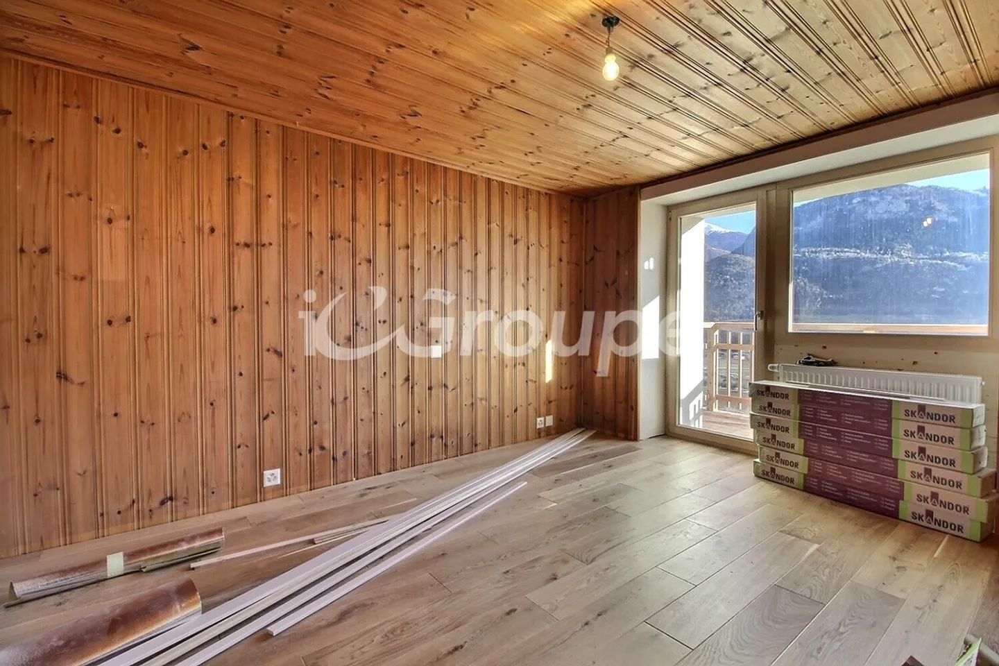 An Exalted Apartment for Rent in Corin-de-la-Crête. - Photo 3 of 8