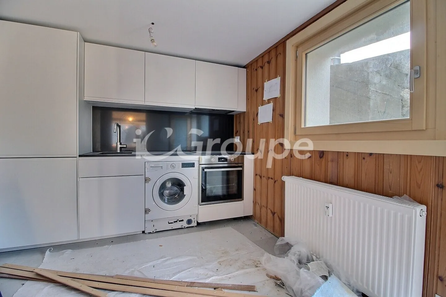 An Exalted Apartment for Rent in Corin-de-la-Crête. - Photo 4 of 8