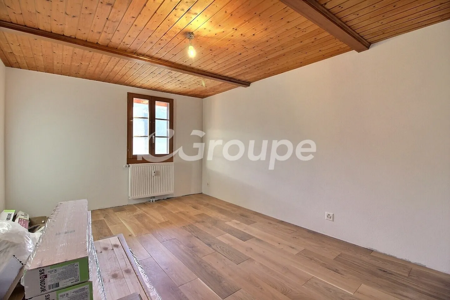 An Exalted Apartment for Rent in Corin-de-la-Crête. - Photo 8 of 8