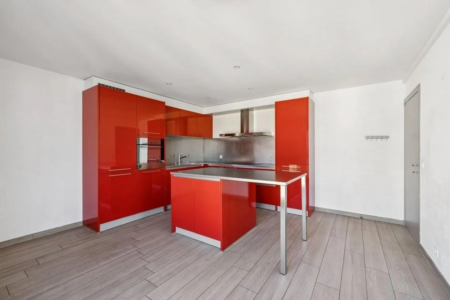 Bellissimo appartamento moderno in mansarda al 5° piano - Foto 3 di 11