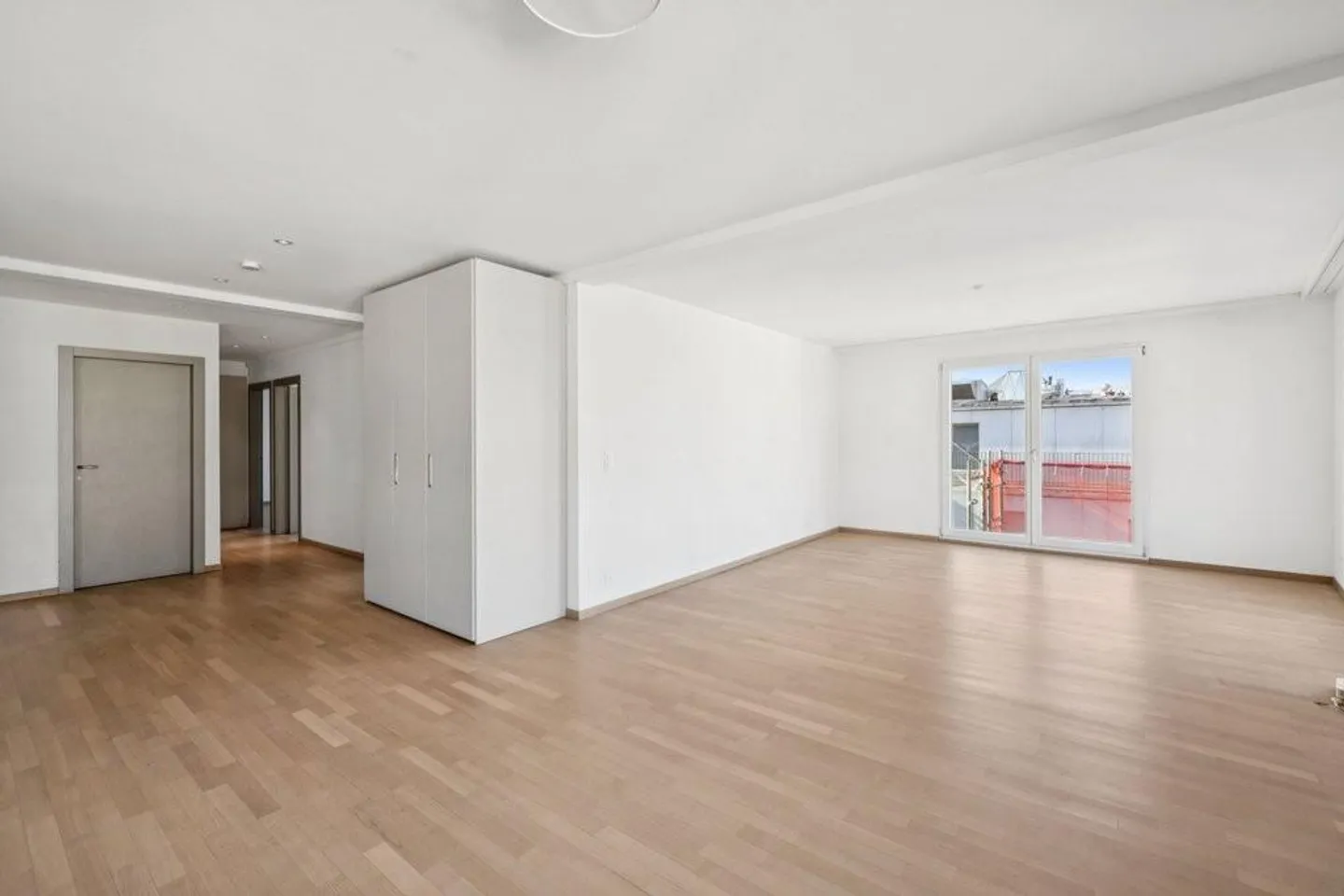 Bellissimo appartamento moderno in mansarda al 5° piano - Foto 4 di 11