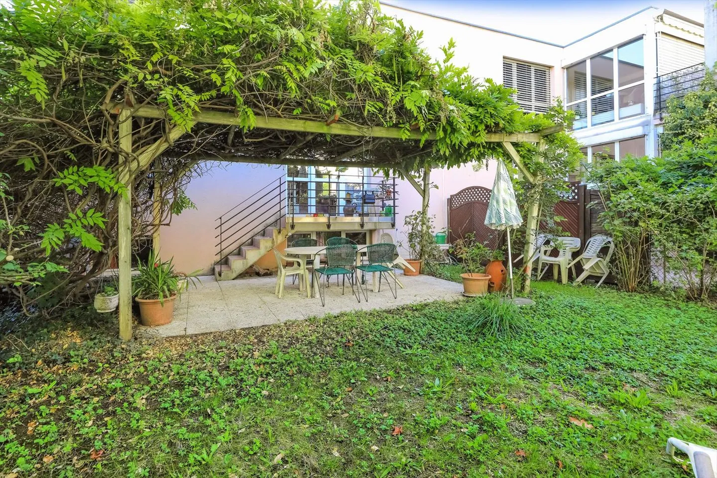 Zu verkaufen - 5-Zimmer-Wohnung auf 2 Ebenen mit Garten in Thônex - Foto 10 von 11