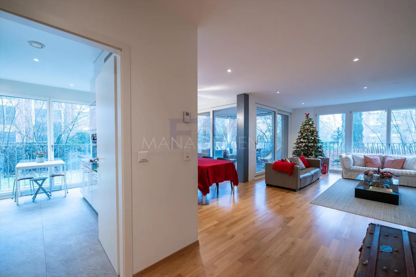 Blühend - Malagnou - Ch. de la Florence, 5 Zimmer, im Erdgeschoss - Photo 4 sur 13