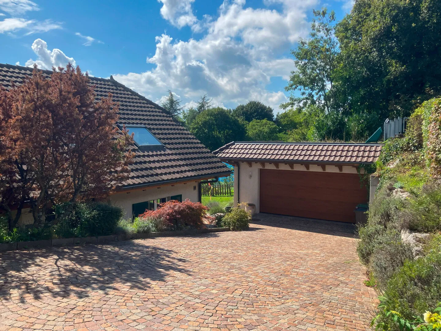 7.5-Zimmer-Einfamilienhaus mit Studio und einzigartiger Seesicht - Foto 2 von 17