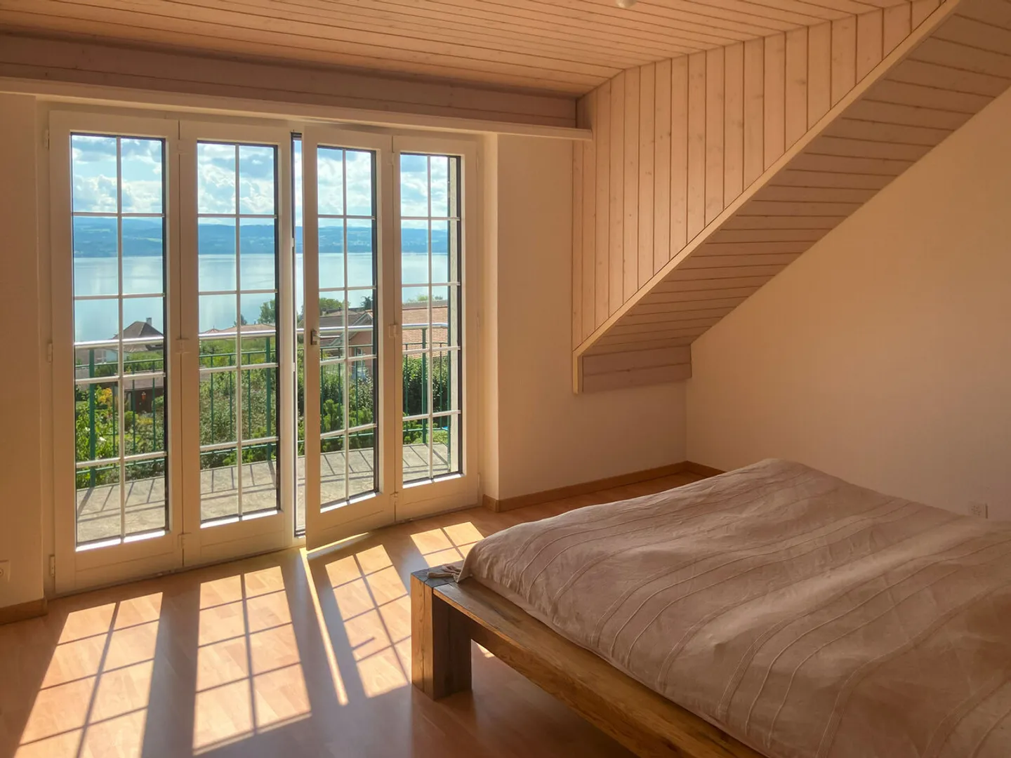 7.5-Zimmer-Einfamilienhaus mit Studio und einzigartiger Seesicht - Foto 10 von 17